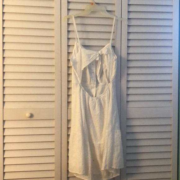 Lace white dress open back by marquis - Picture 2 of 2